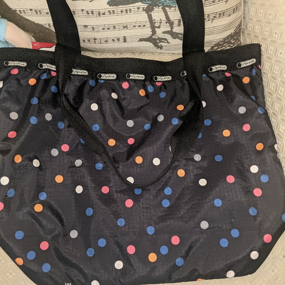 Le Sportsac zipper tote with matching pouch